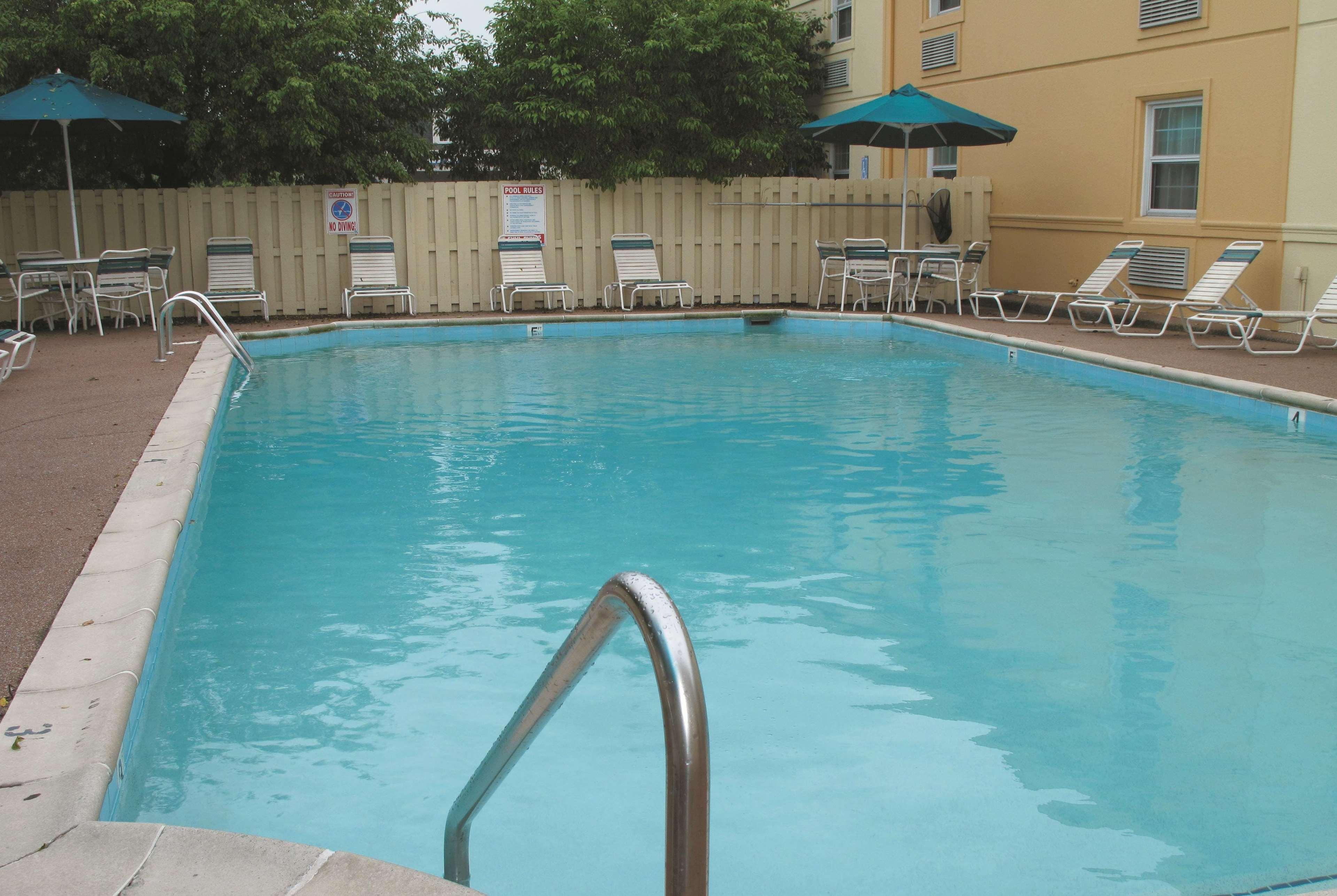 La Quinta Inn By Wyndham Indianapolis Airport Lynhurst Luaran gambar